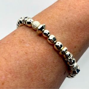 9W Nine West Silver Beaded Sparkle Stretch Bracelet